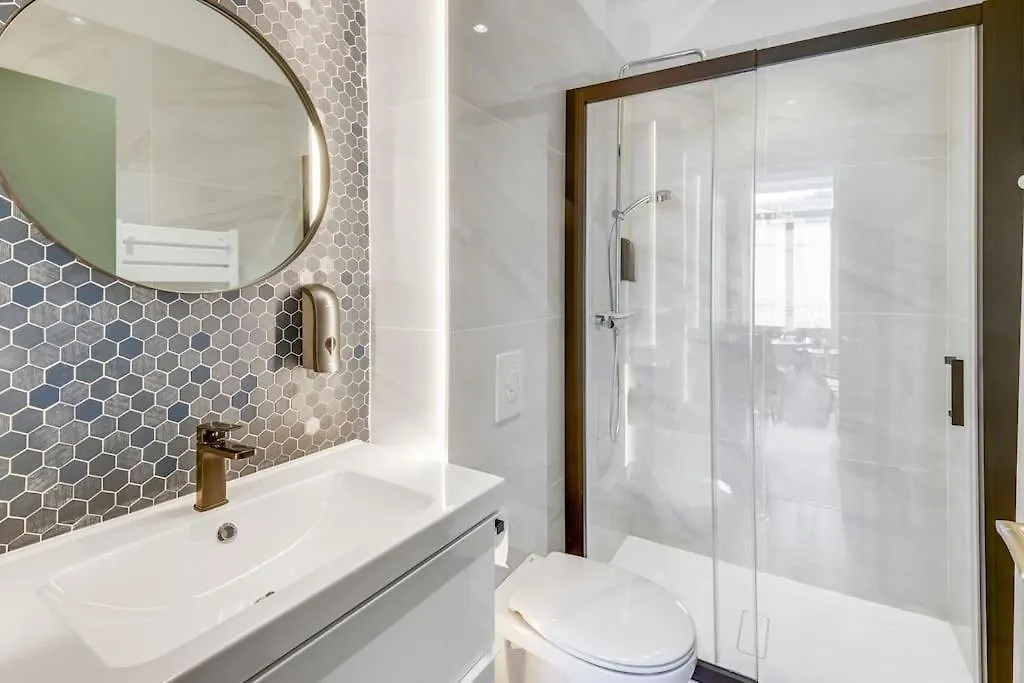 Brp Cannes Center, Four